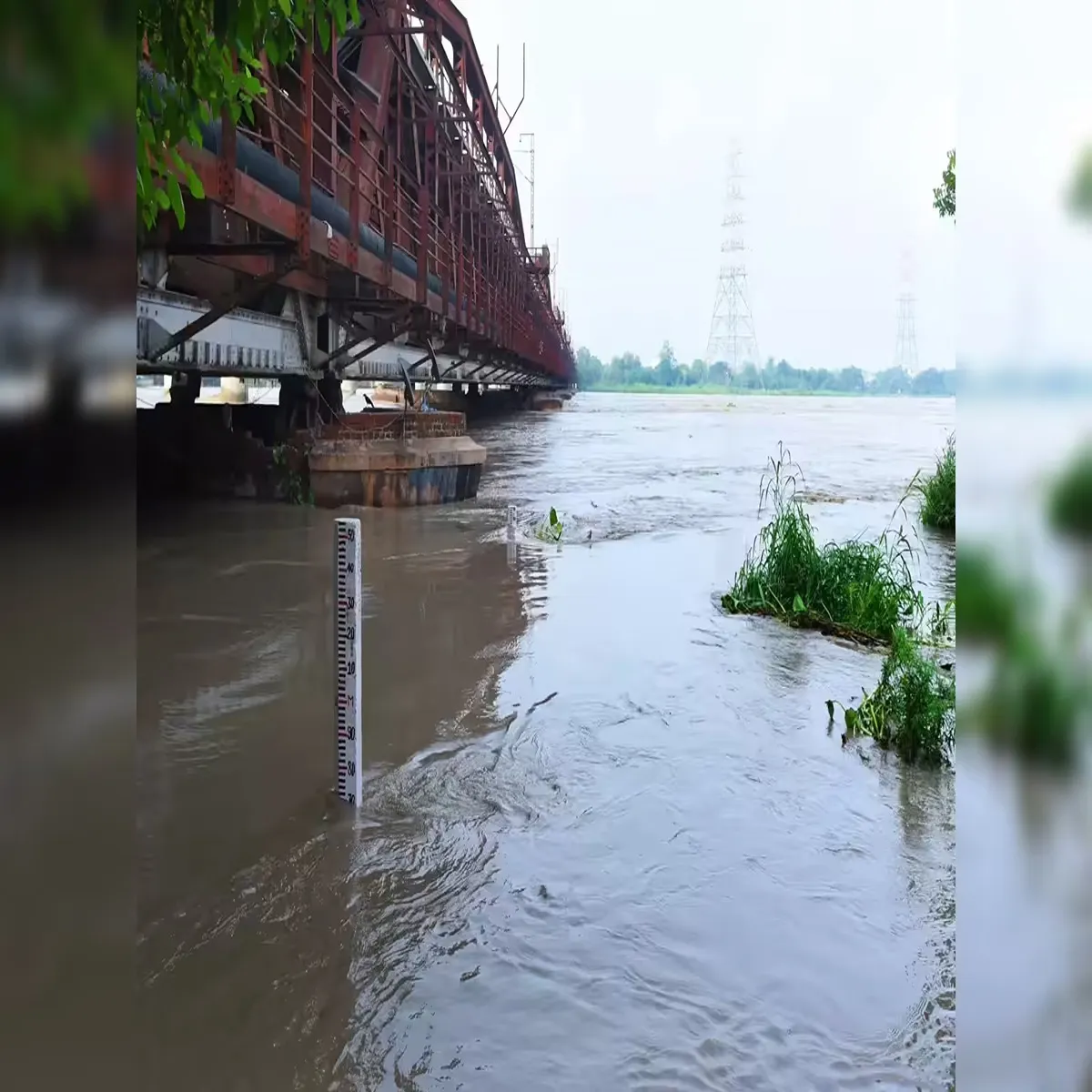 Floodcontrol delhi approves protective wall shield