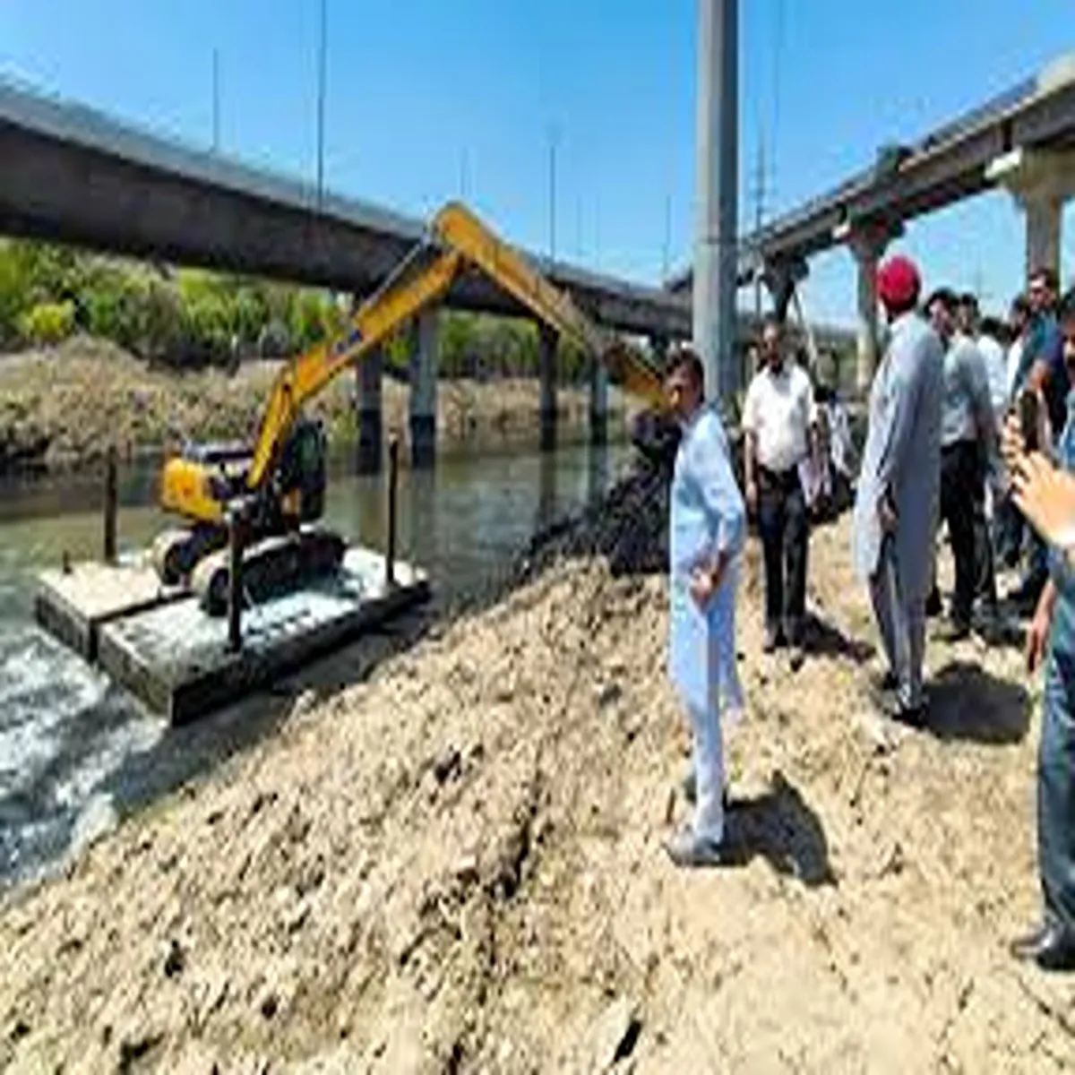 Floodcontrol desilting work gains pace ahead