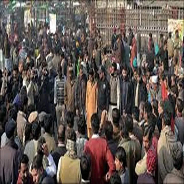 Faisalabad workers wage protest