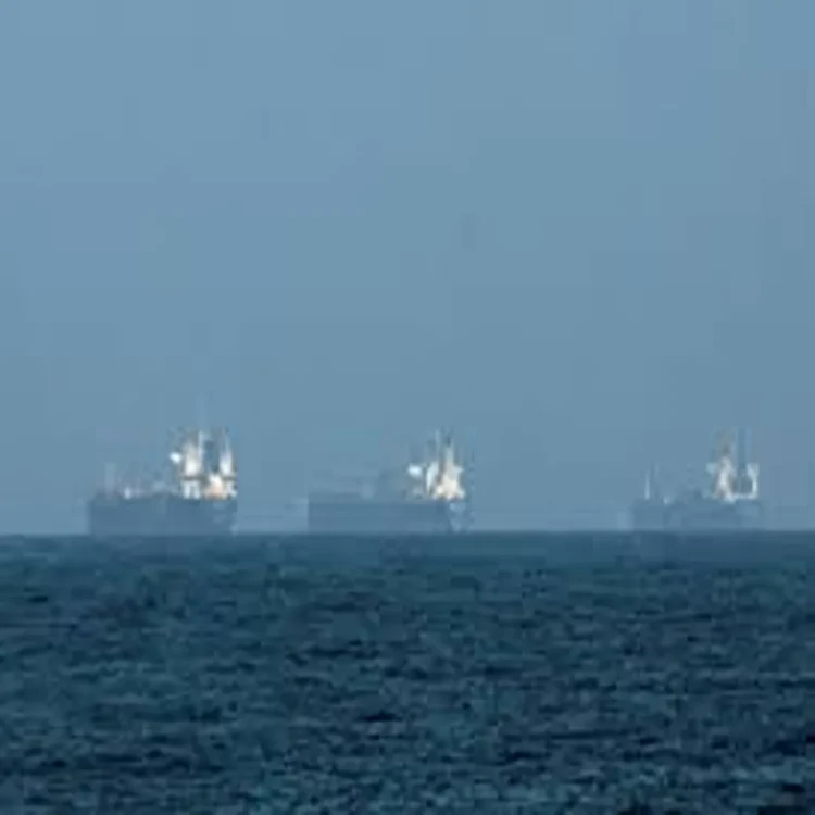 Global shipping hormuz tensions crisis