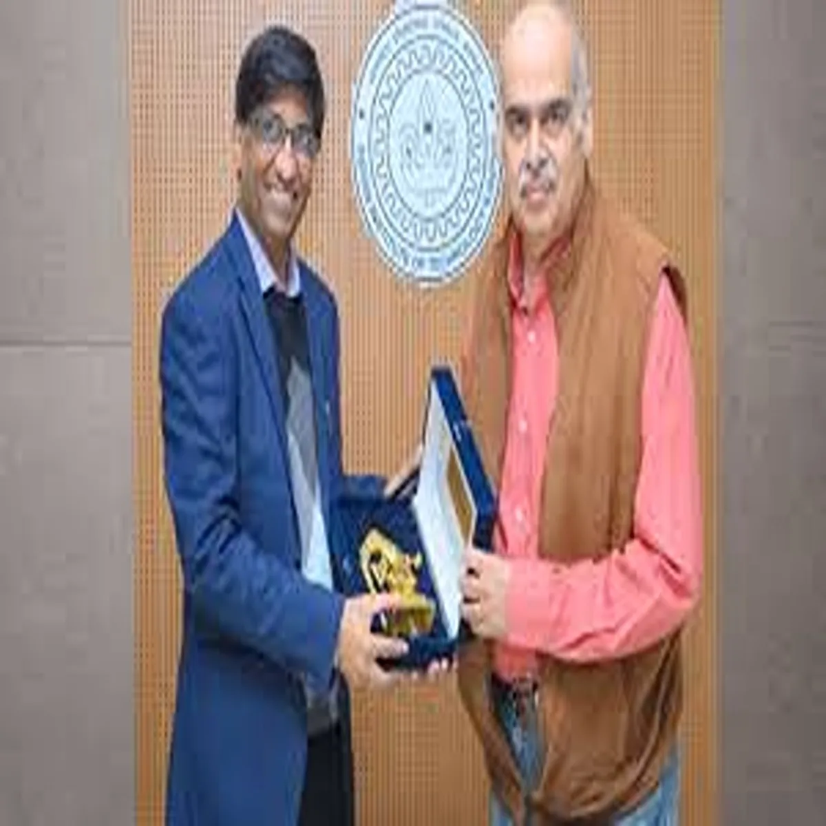 Technology iit kanpur director calls cognitive