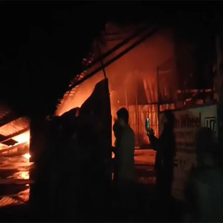 Jalgaon fire damages homes