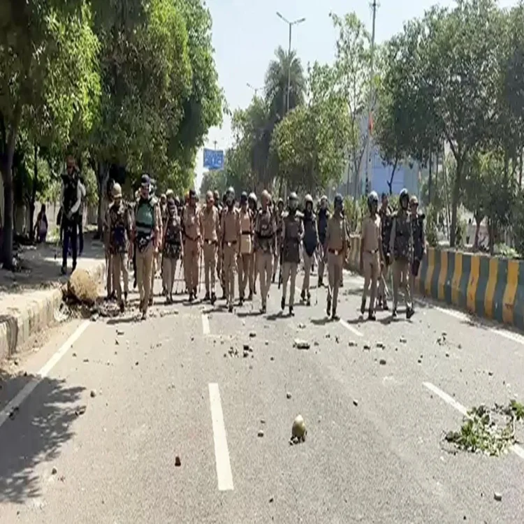 Labor noida industrial shutdown