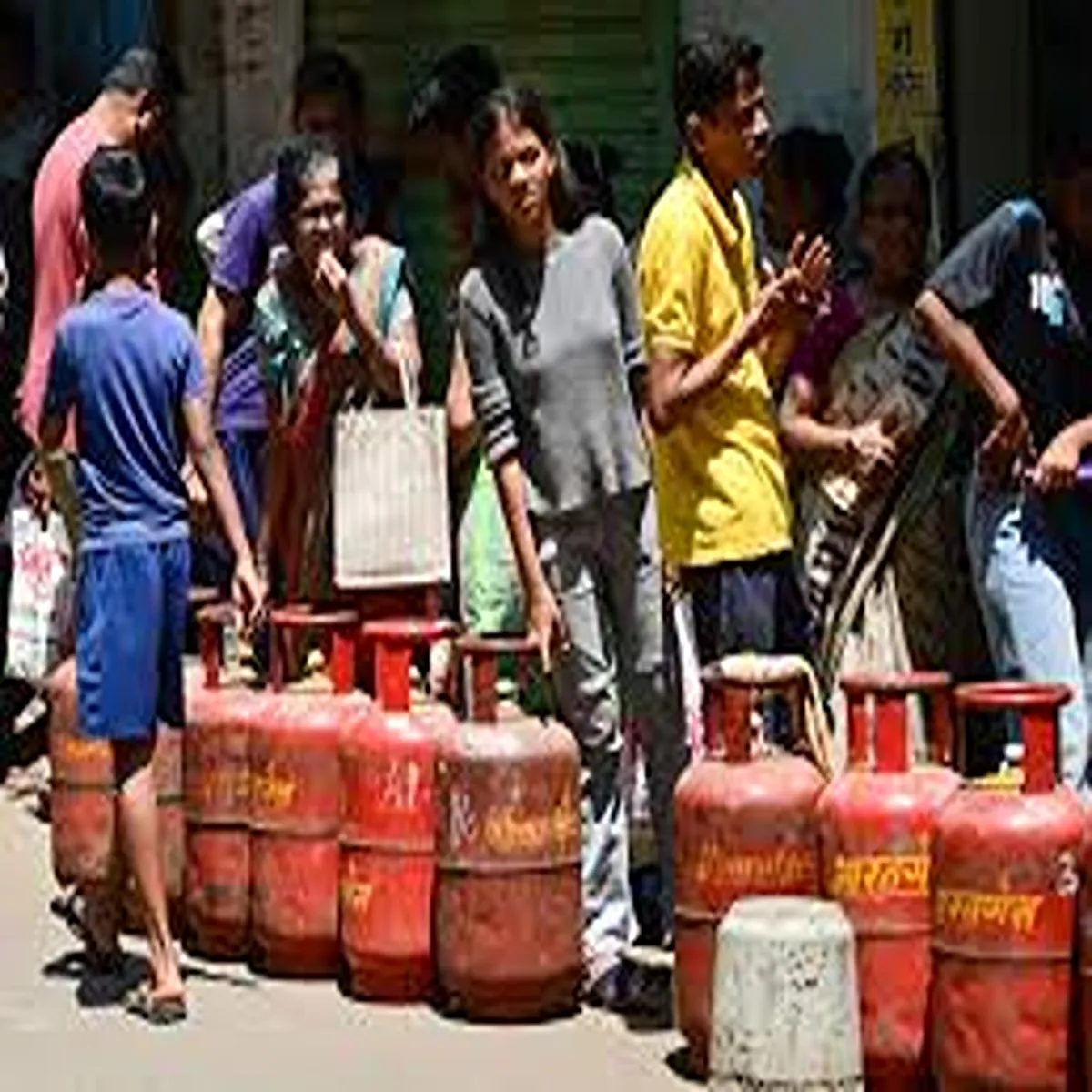 Lpg rishikesh businesses struggle commercial gas