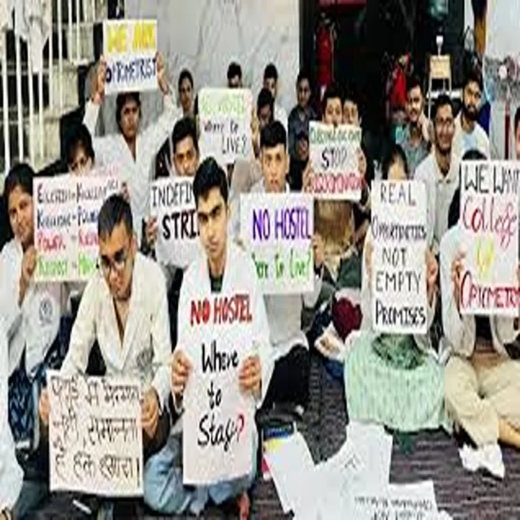 Medical students hostel protest delhi