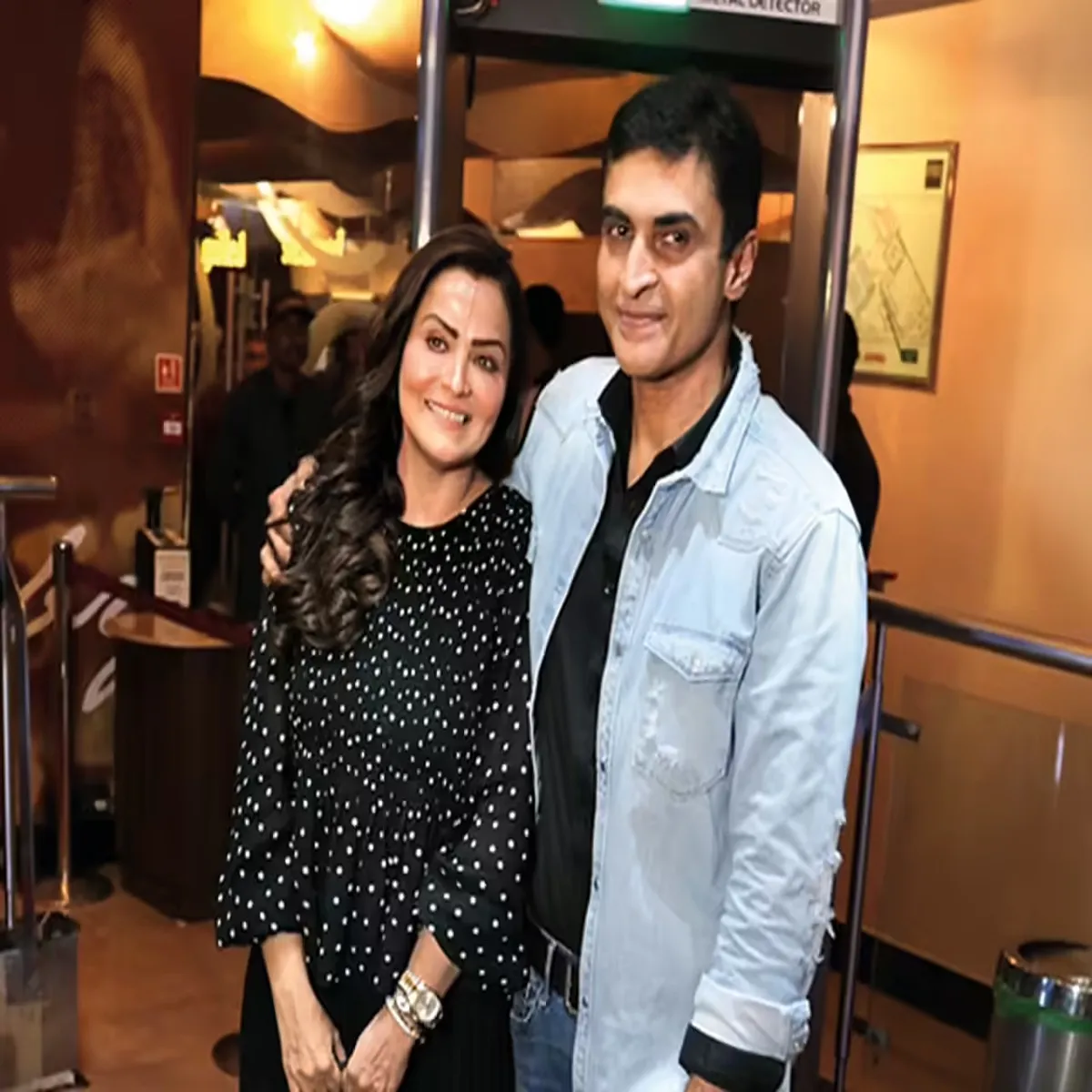 Cinema mohnish bahl aarti celebrate years