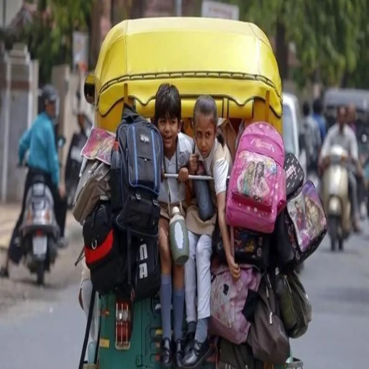 Mumbai auto driver blackmail arrest