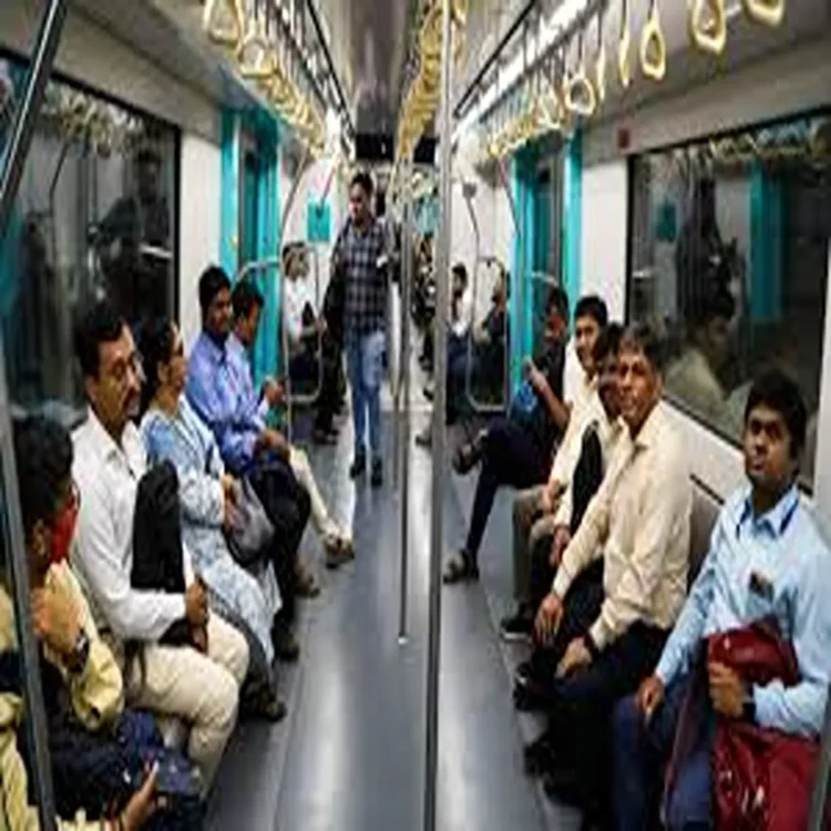 Mumbai metro mixed passenger response