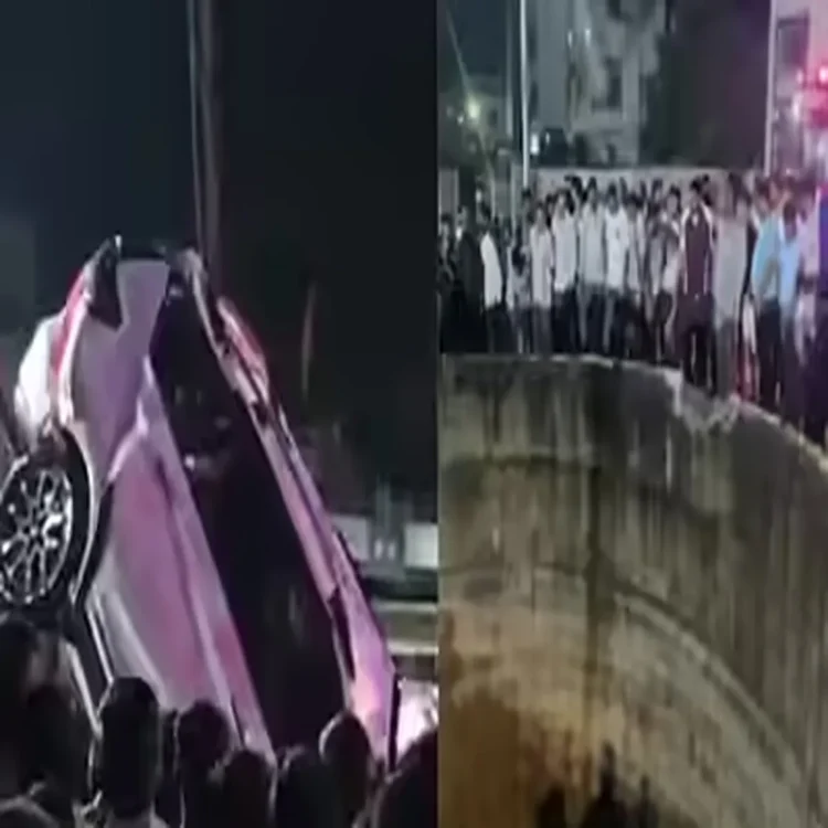 Nashik family car well accident