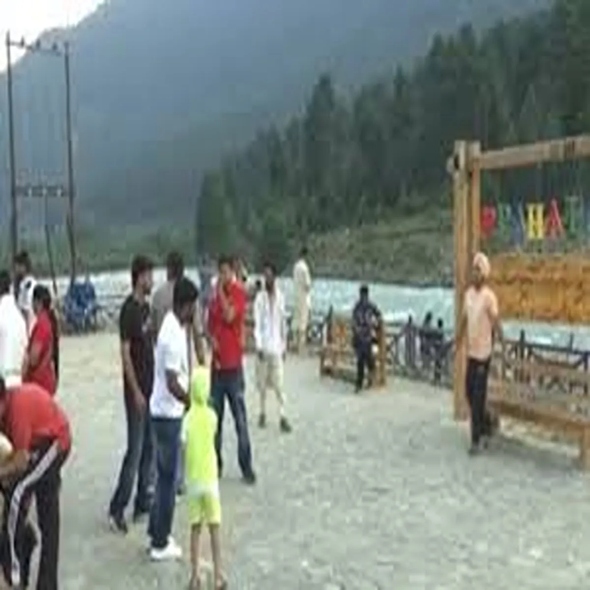 Travel pahalgam sees slow tourist return