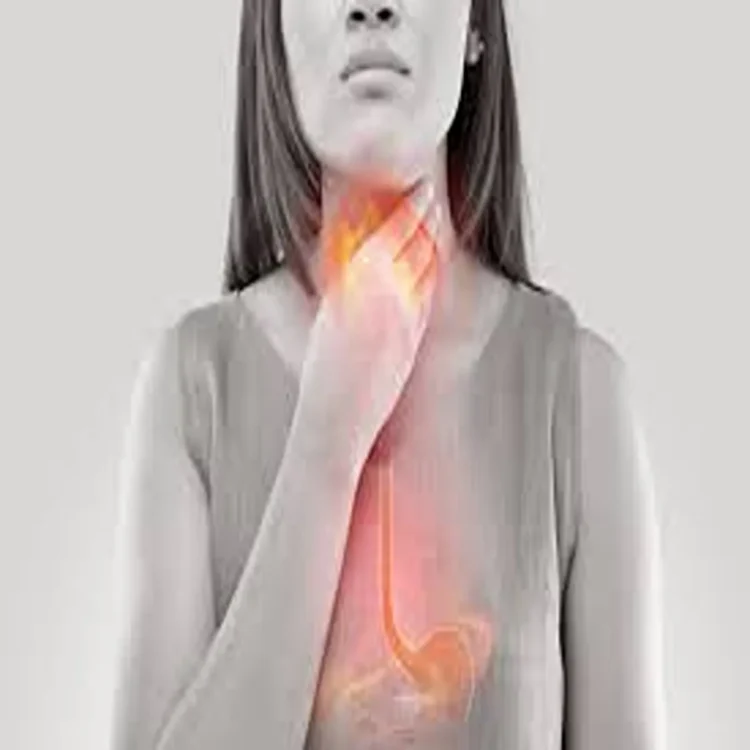 Persistent throat irritation after meals