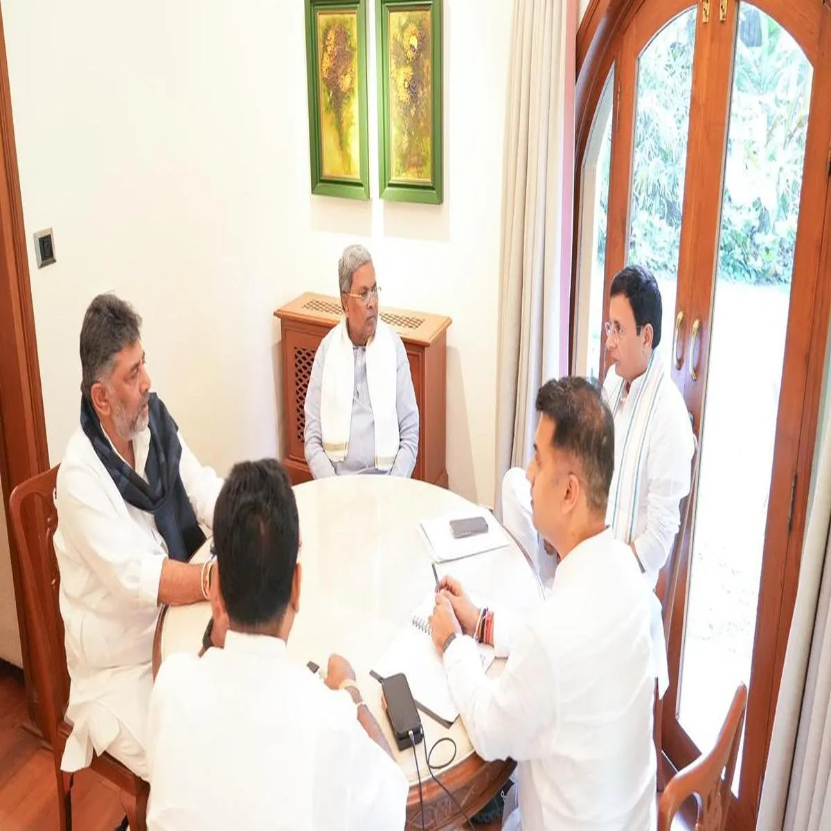 Politics internal rifts surface congress after