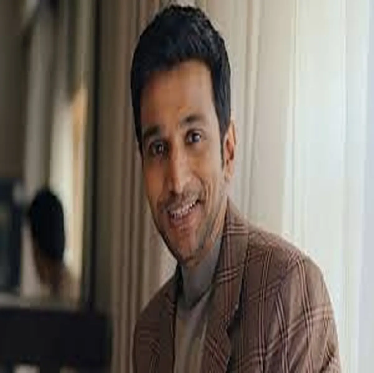 Streaming pratik gandhi reflects parenting challenges