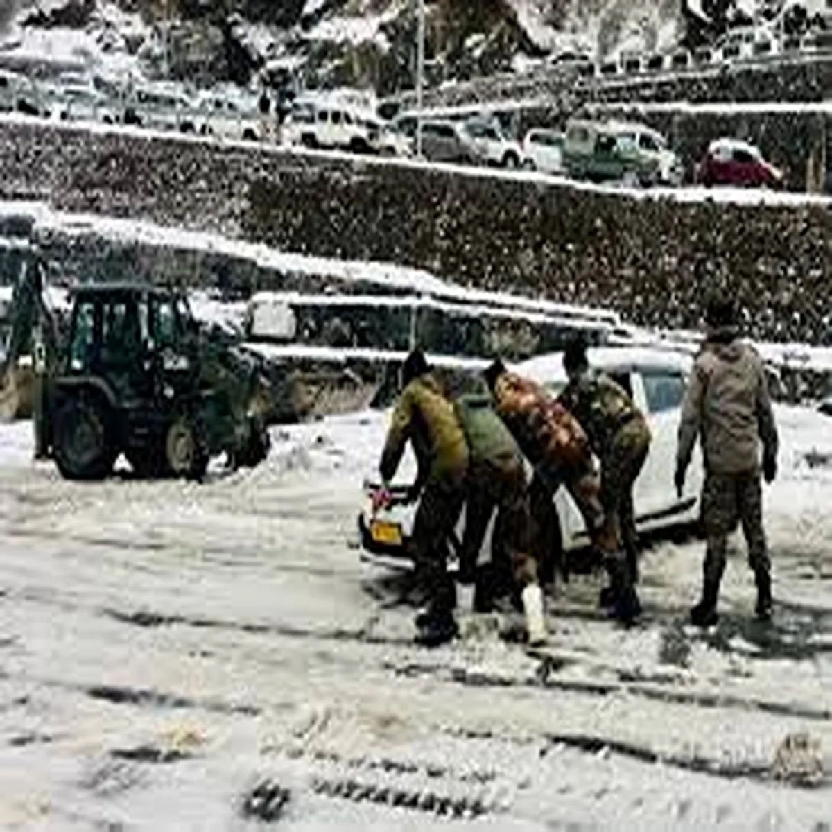 Rescue army evacuates tourists after heavy