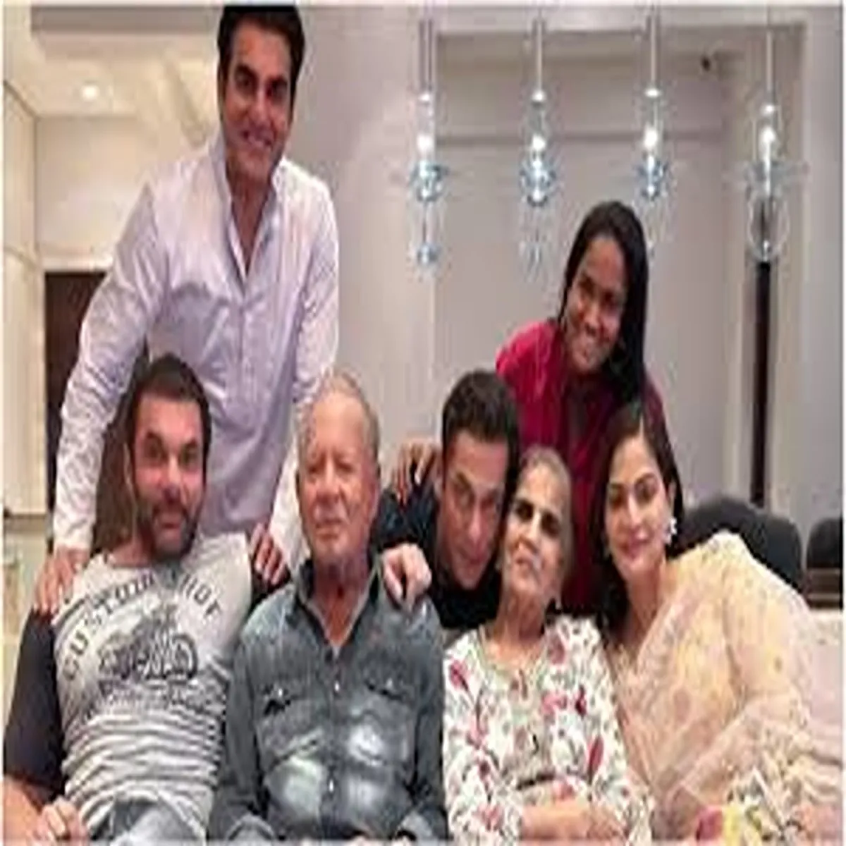 Bollywood sohail khan shares qui family