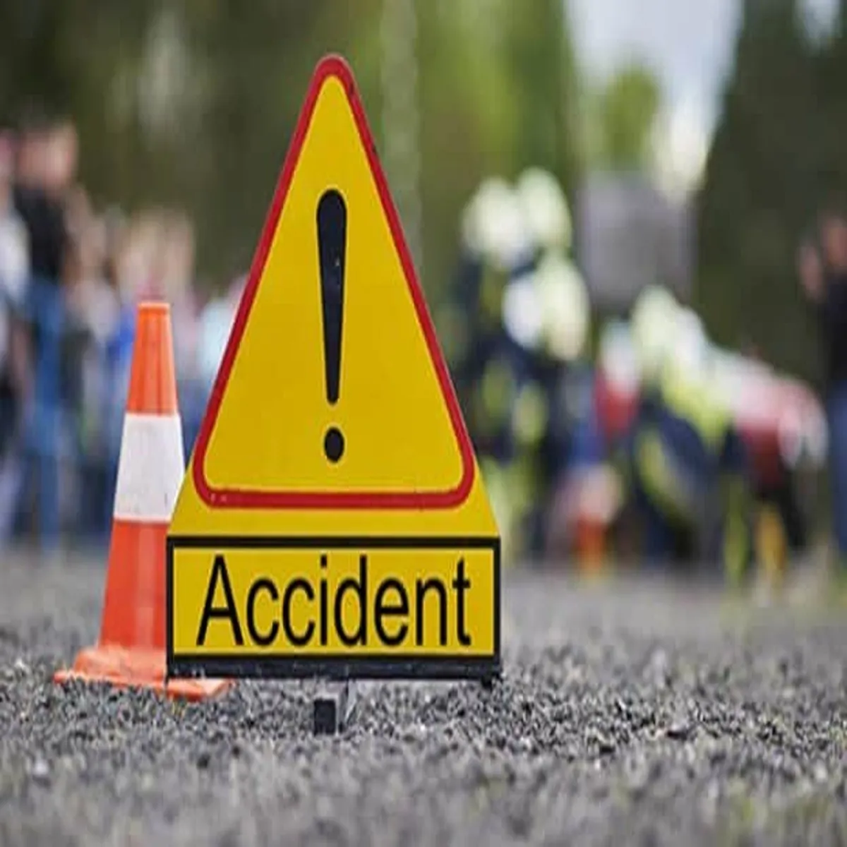 Roadaccident speeding bolero overturns after hitting