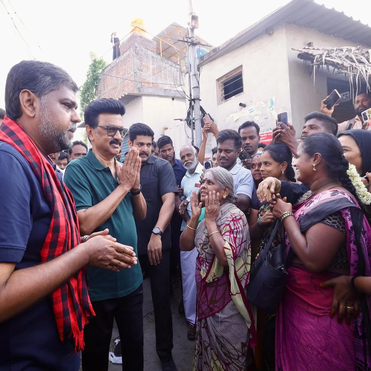 Elections stalin connects voters during chennai