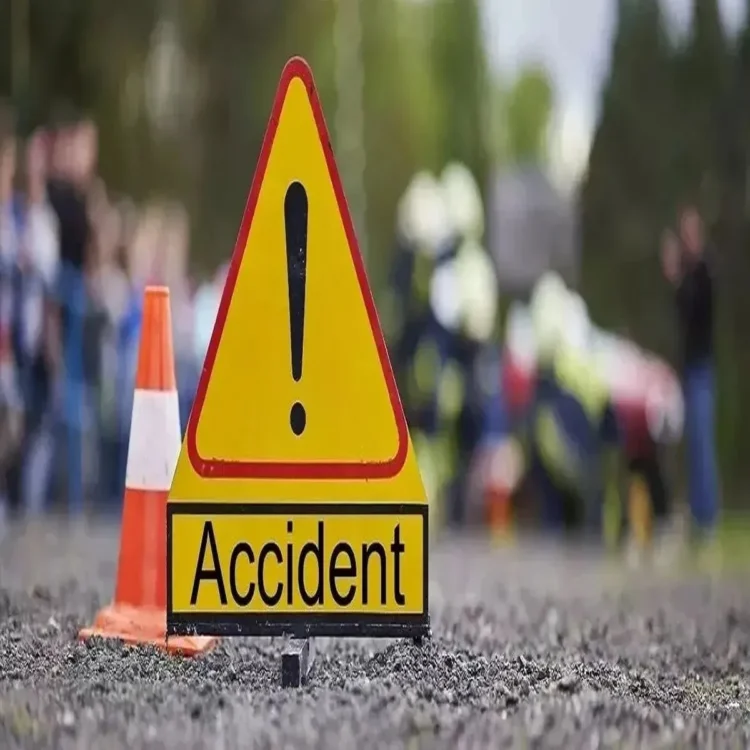 Two killed mukundpur flyover crash