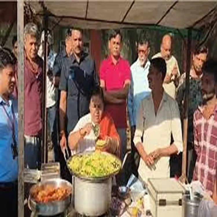 Uma bharti poha protest vendors