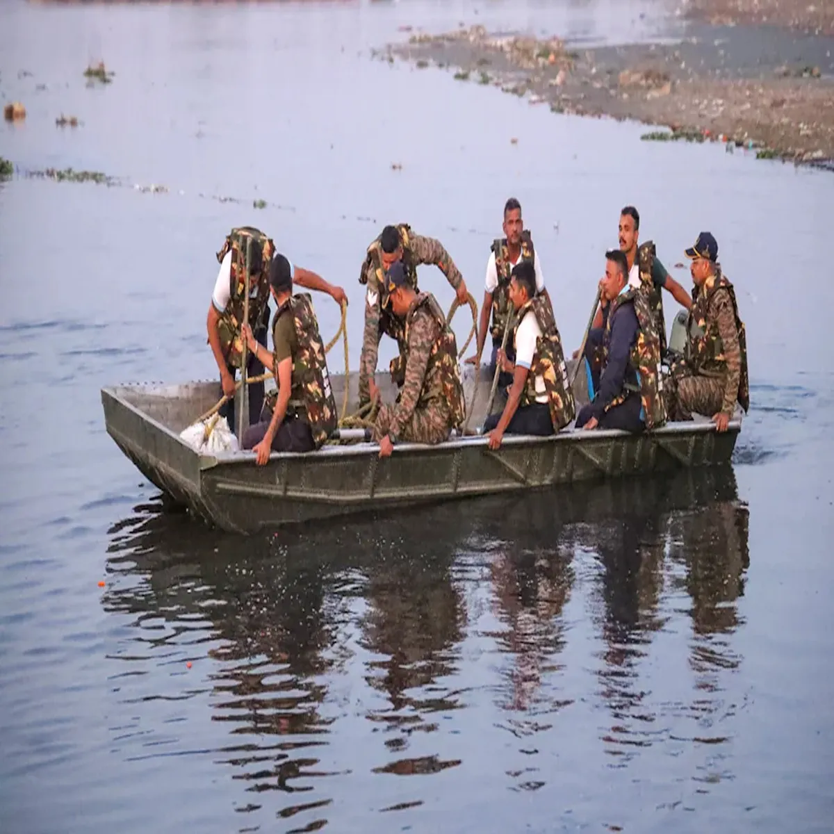 Tragedy boat capsize vrindavan leaves ten