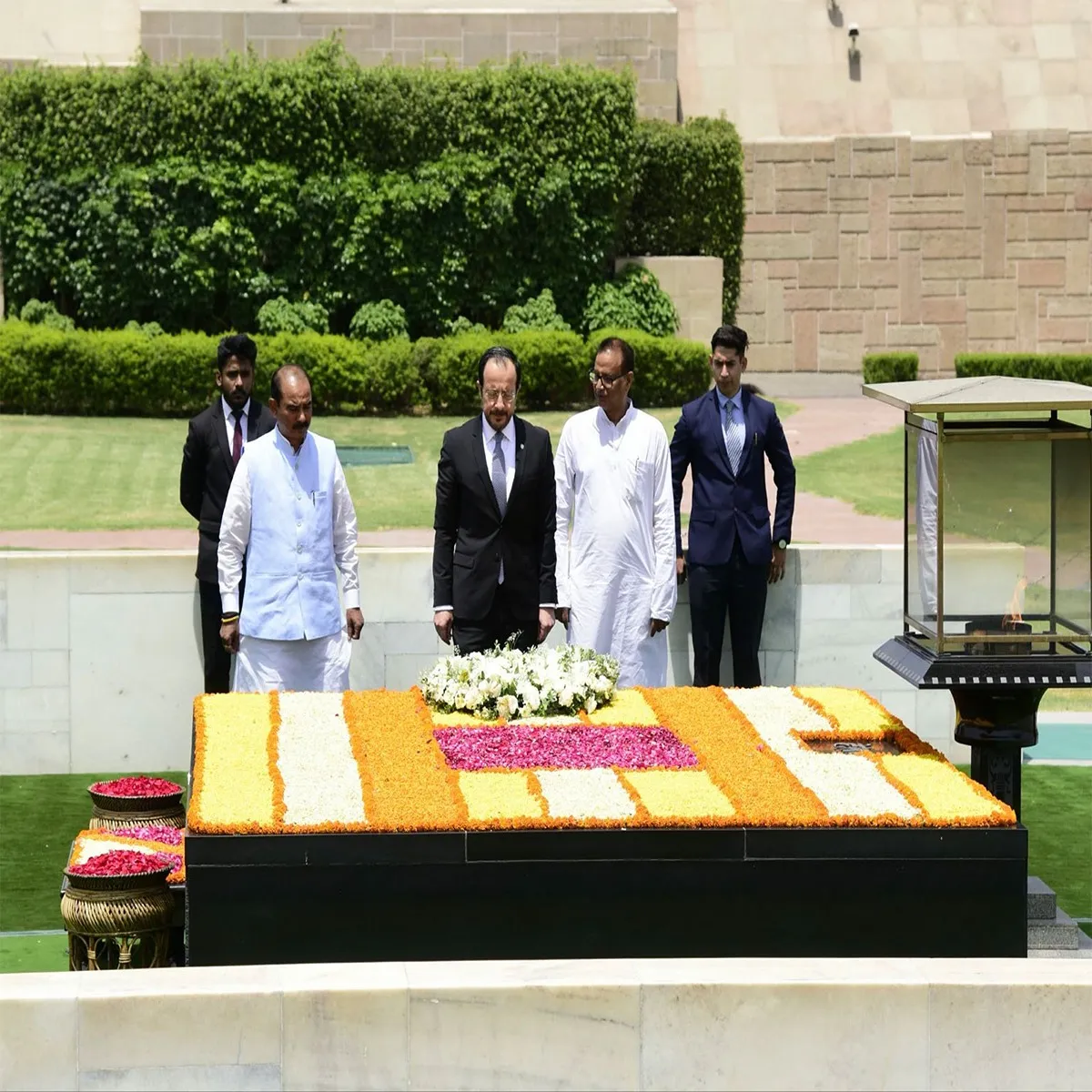 Cyprus cyprus president pays tribute mahatma