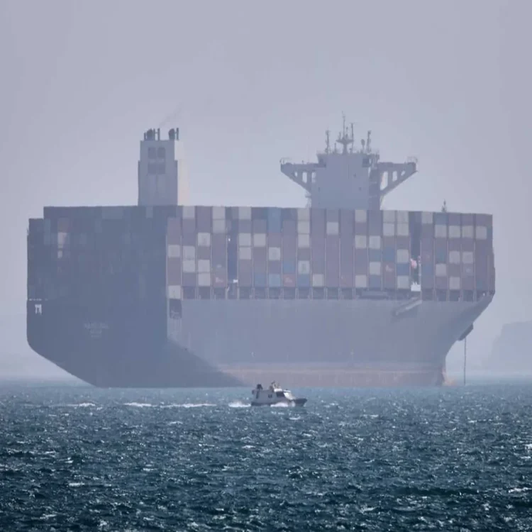 Sanctions iran issues fresh strait of hormuz transit warning