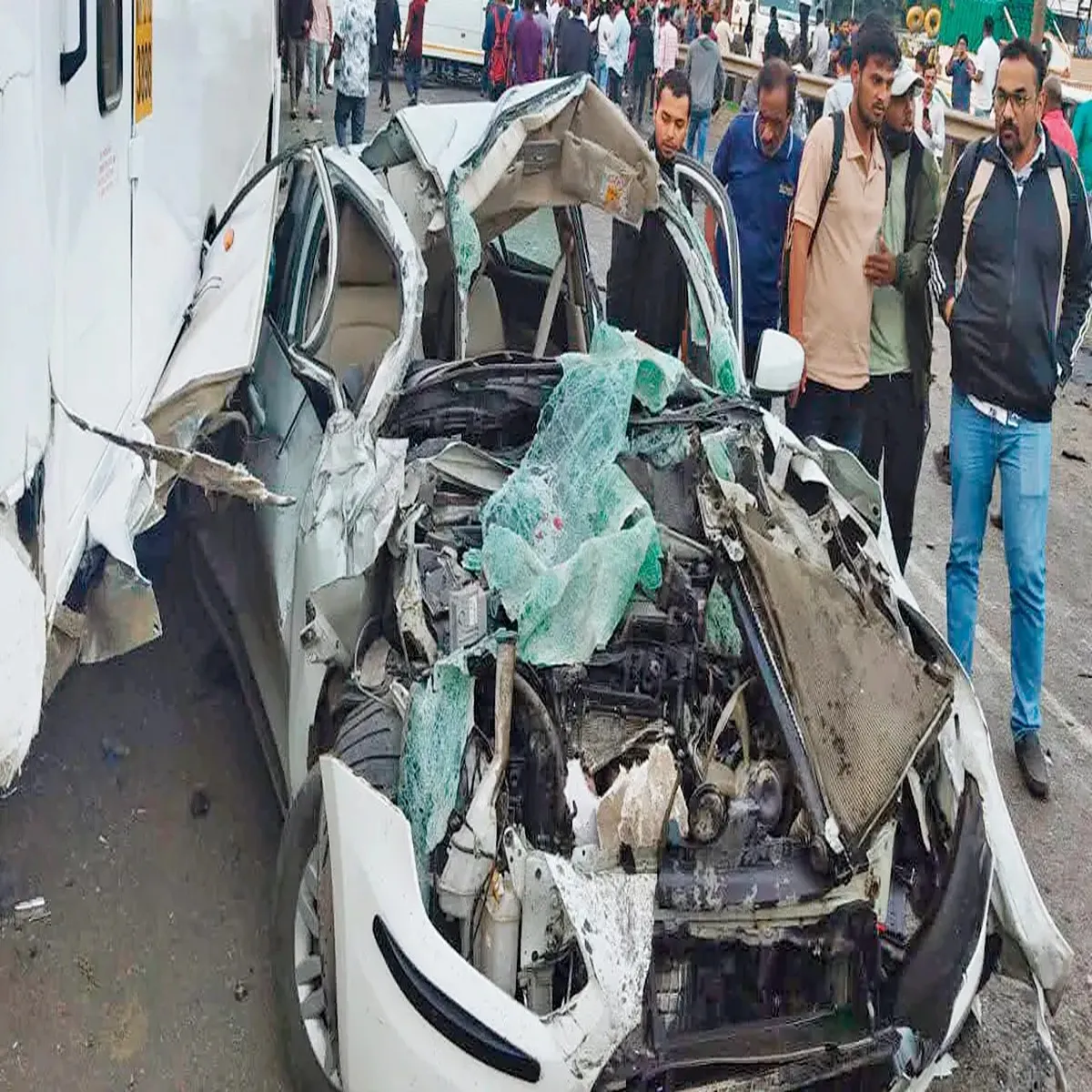 Accident seven dead after multi vehicle