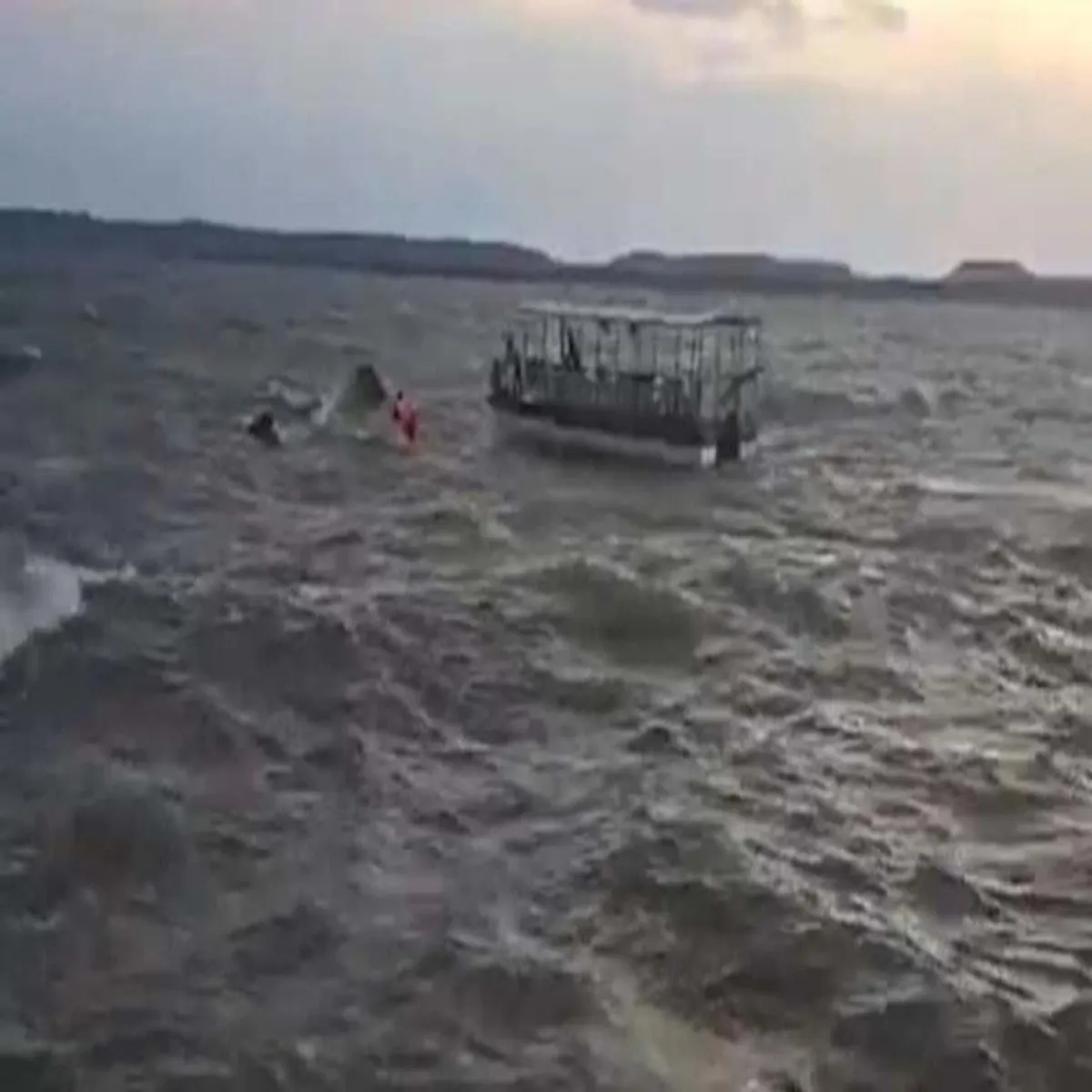 Accident night long rescue efforts continue