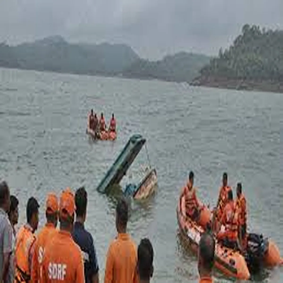 Tragedy rescue teams confront grim scenes
