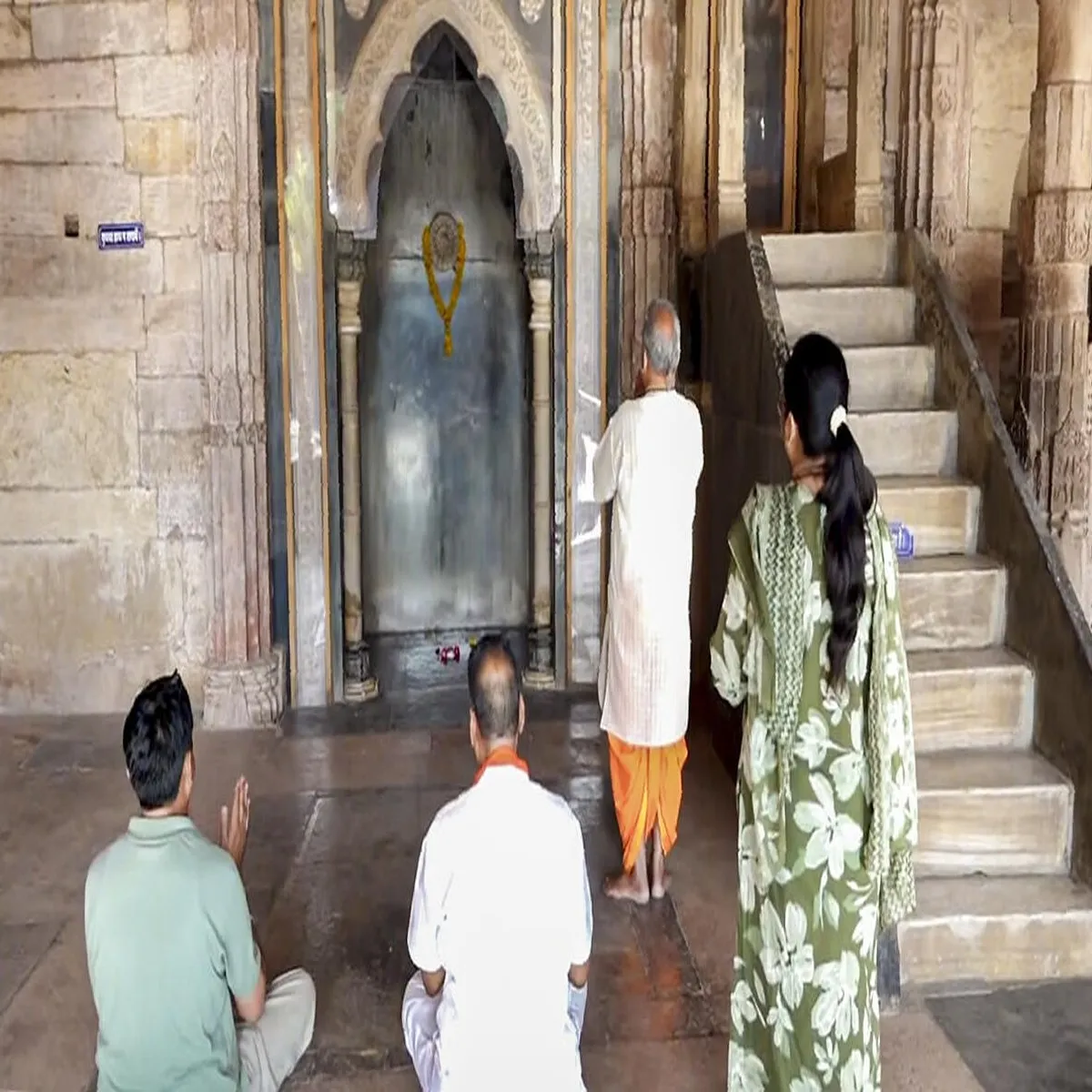 Templedispute bhojshala sees historic prayer gathering