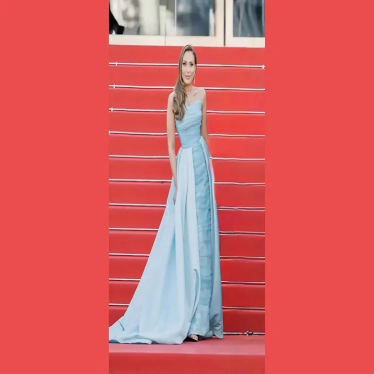 Cannes iulia vantur red carpet reception