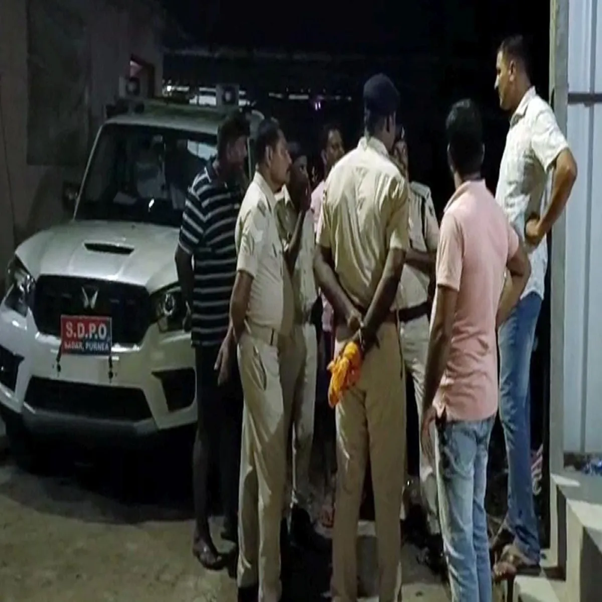 Crimenews chhattisgarh police intercept vehicle rescue