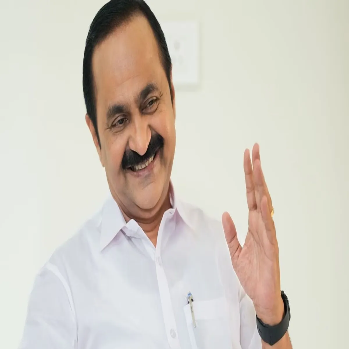 Politics congress names satheesan lead kerala