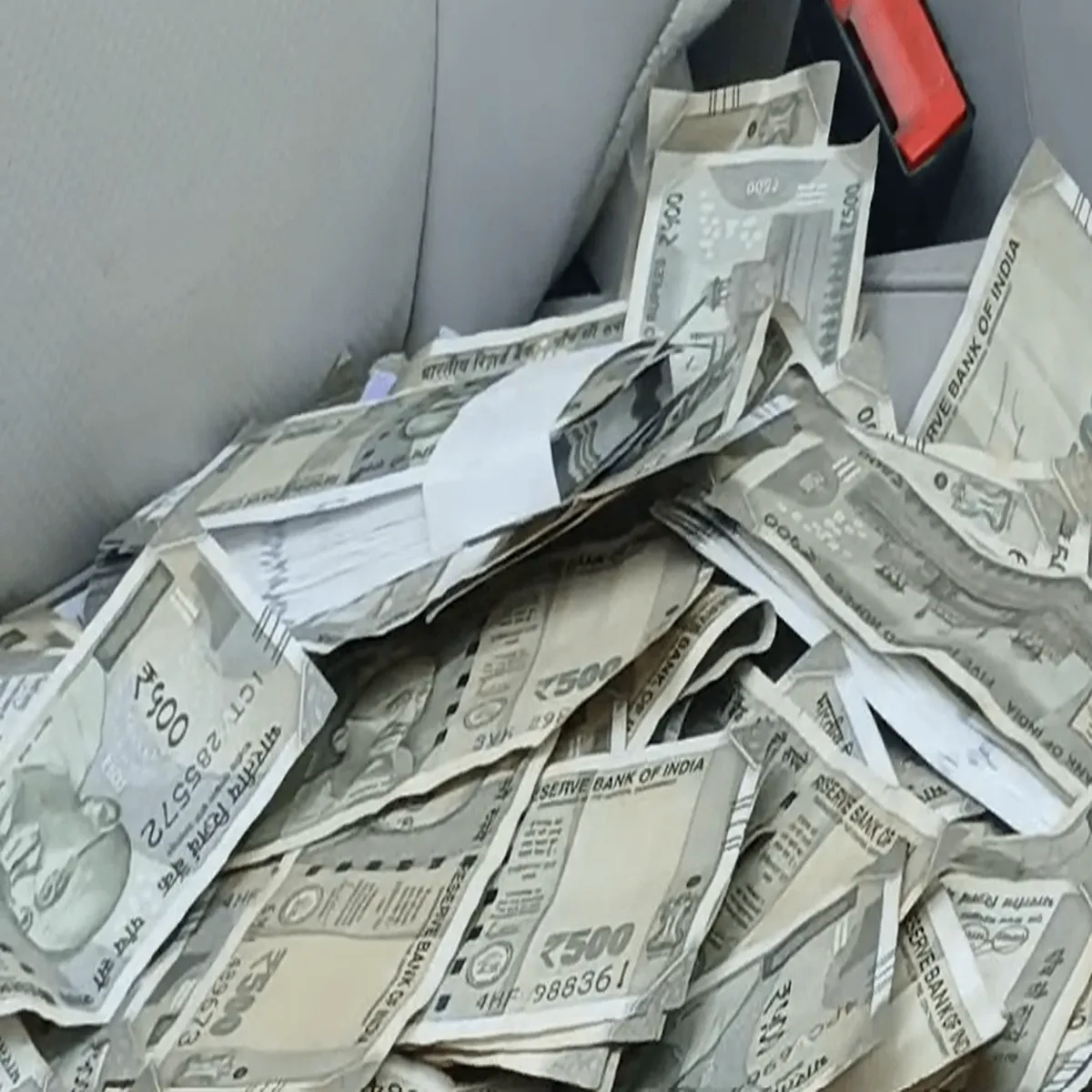 Currencyraid dehradun police recover hidden cash