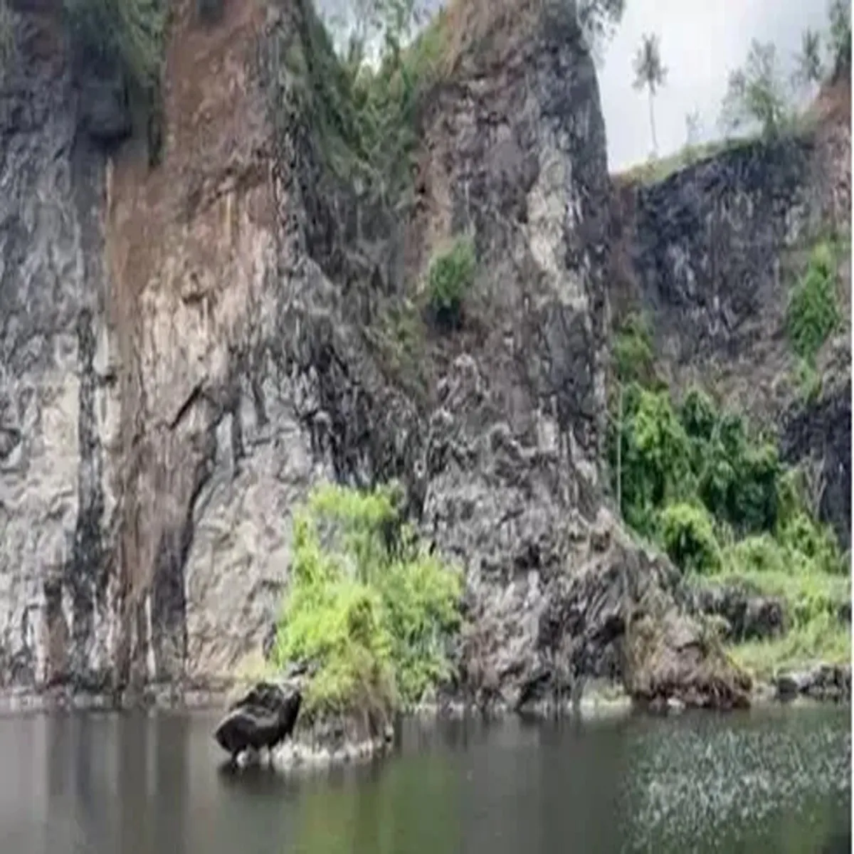 Accident delhi model dies after quarry