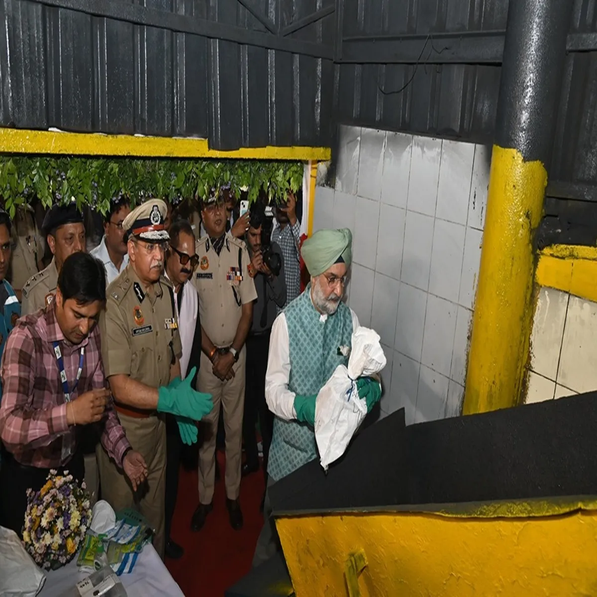 Crimereport delhi party shooting fatal hit