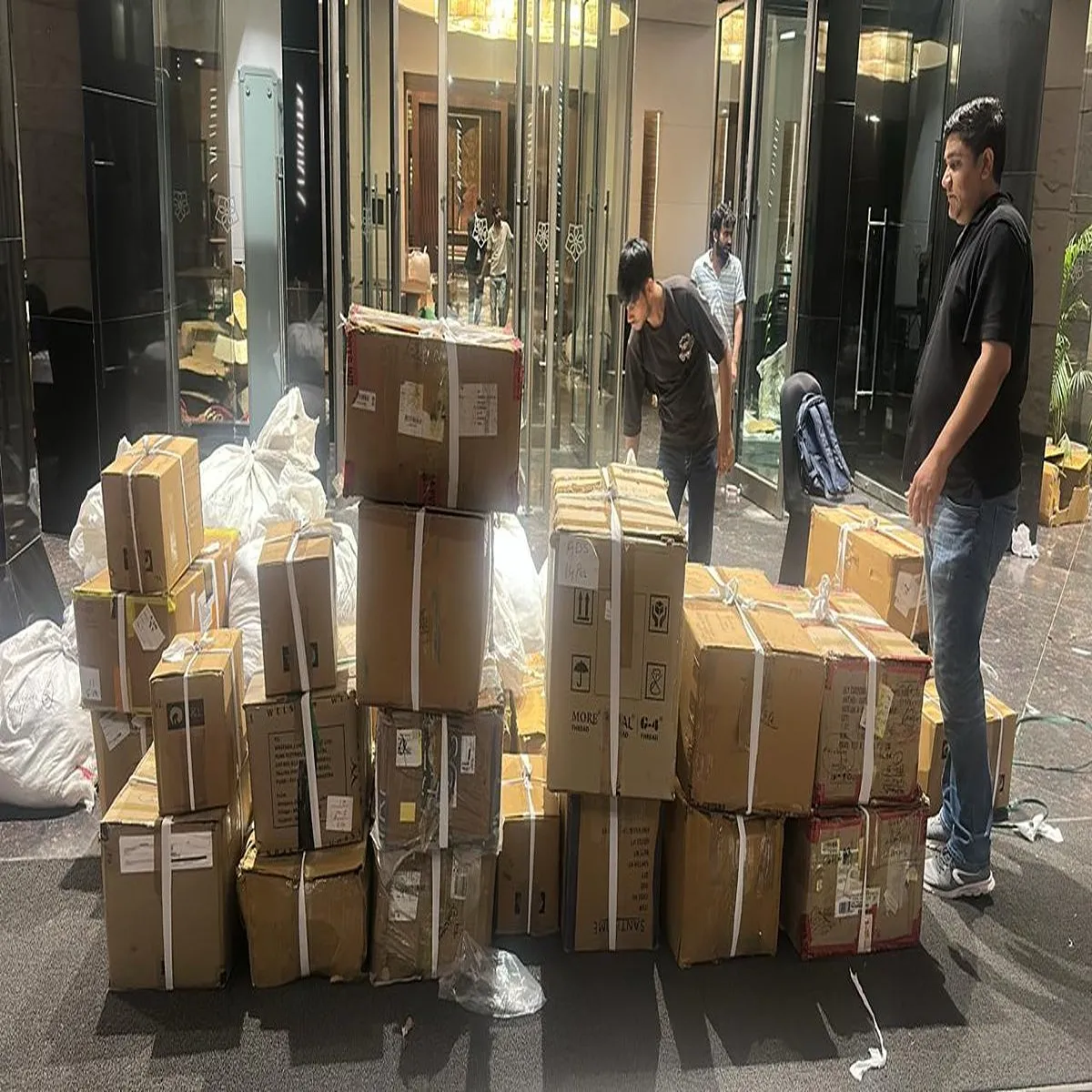 Fashionfraud delhi police expose fake branded