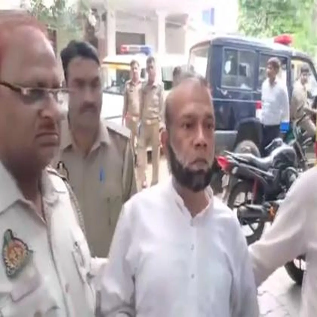 Finance fraud kanpur police bust 146