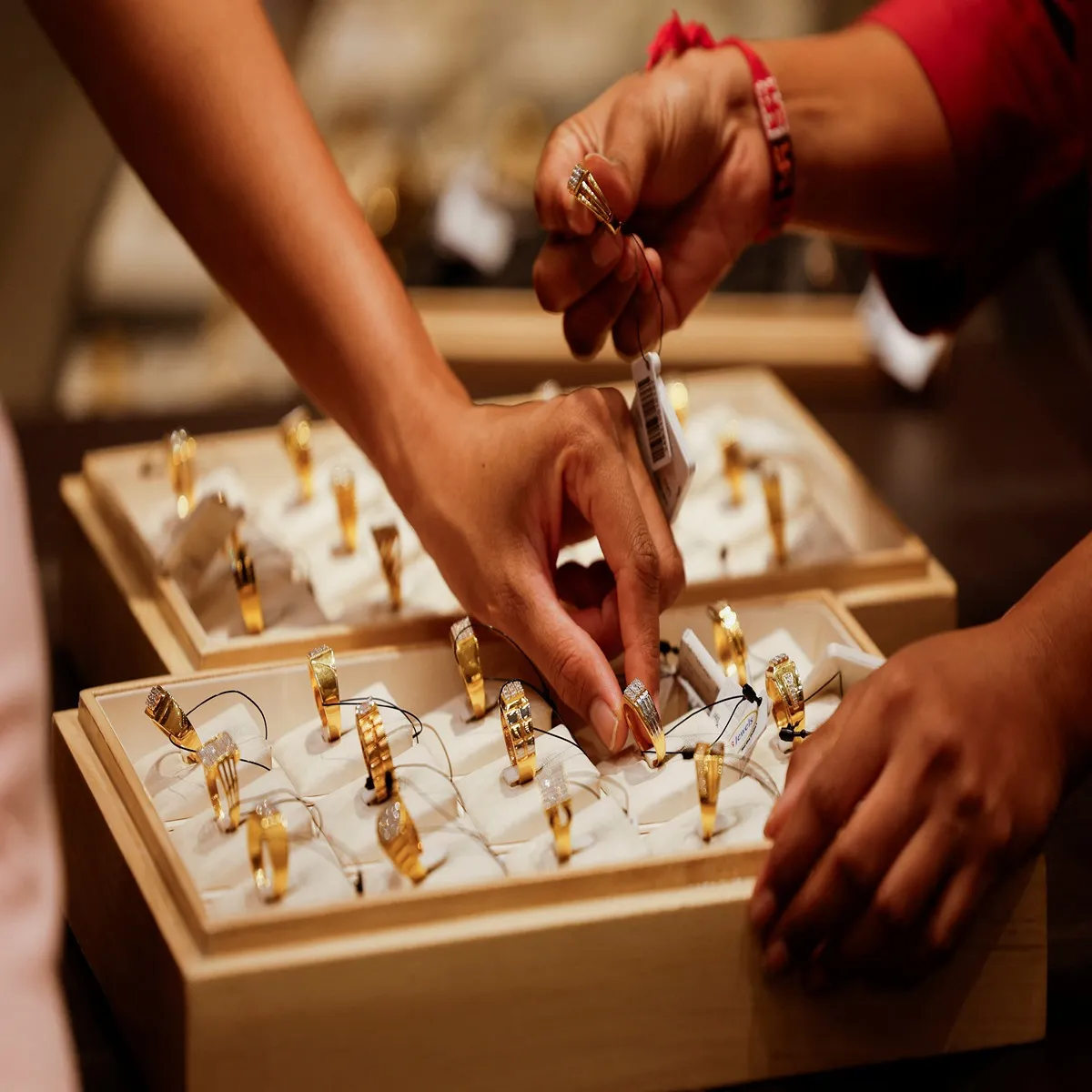 Gold imports india faces fresh debate