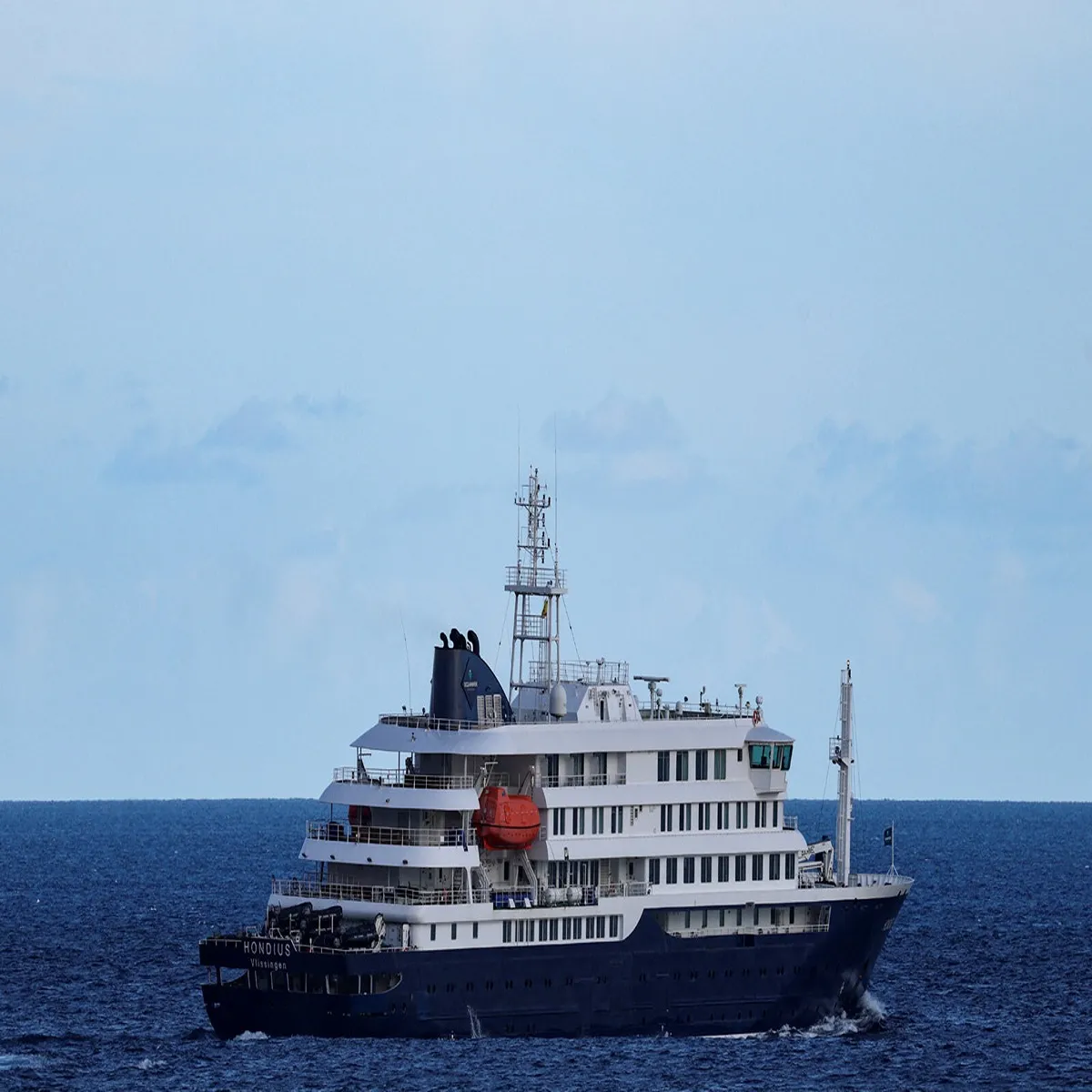 Hantavirus cruise ship doctor leaves isolation