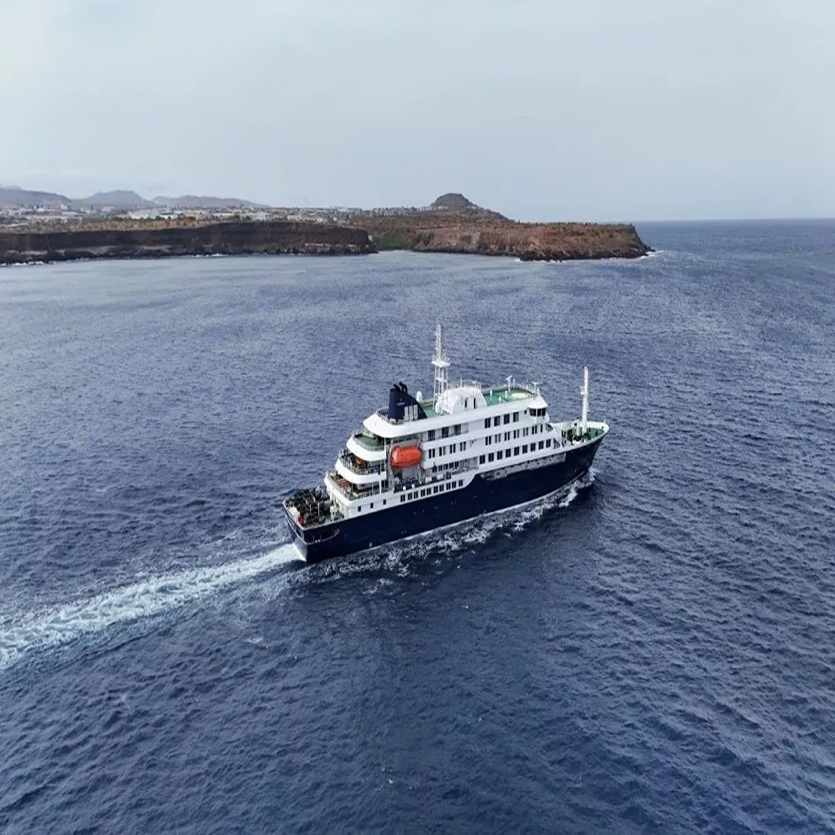 Healthalert european authorities monitor cruise ship