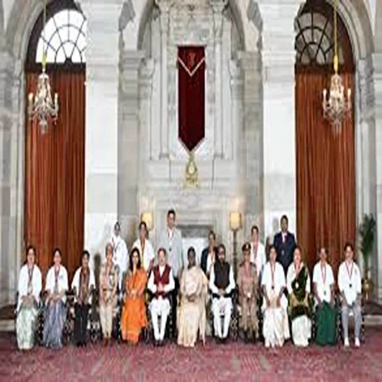 Healthcare awards delhi nurses honoured