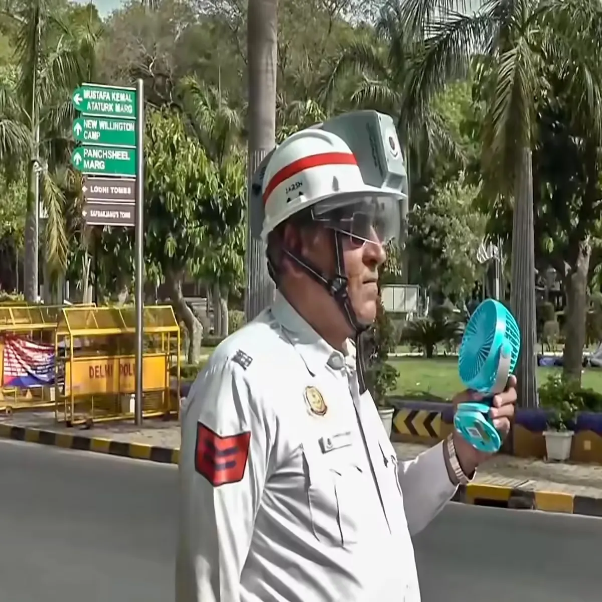 Heatwave delhi traffic police introduces cooling