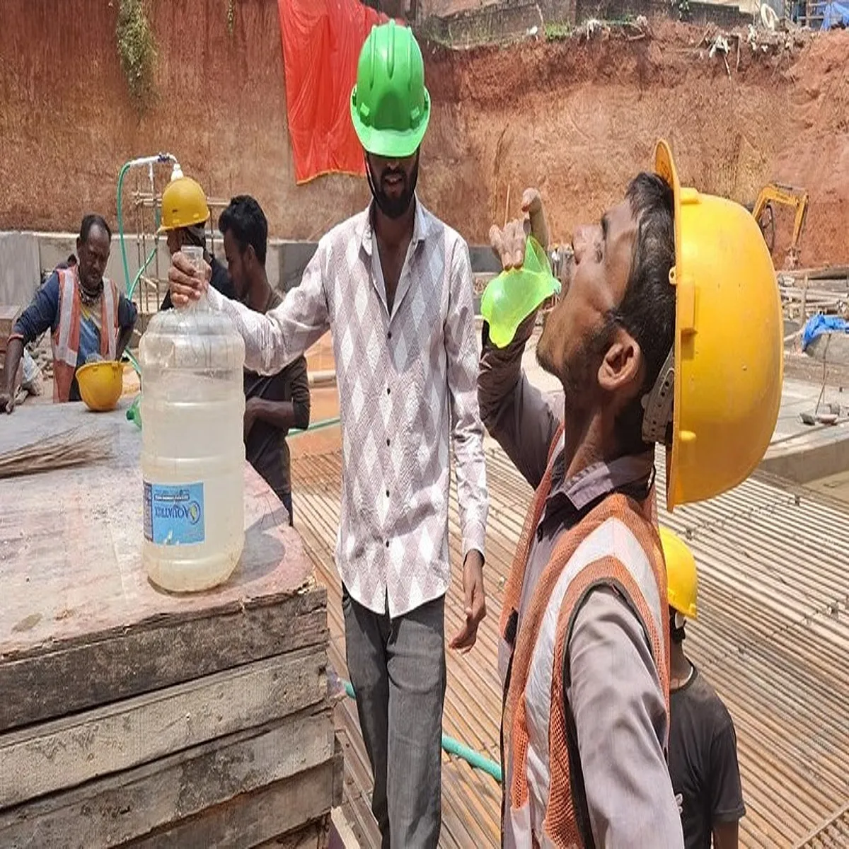 Heatwave delhi plans summer relief kits