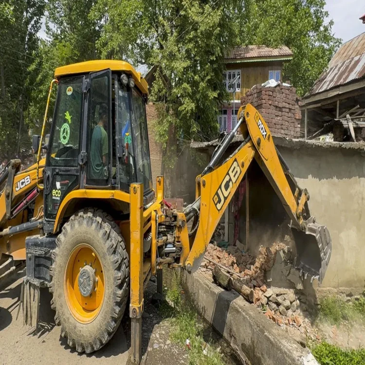 Kashmir drug crackdown demolition row
