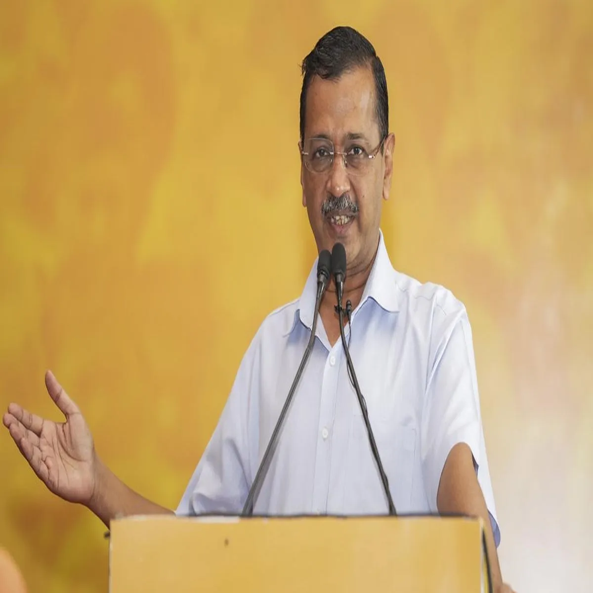 Politics kejriwal accuses centre pressuring punjab