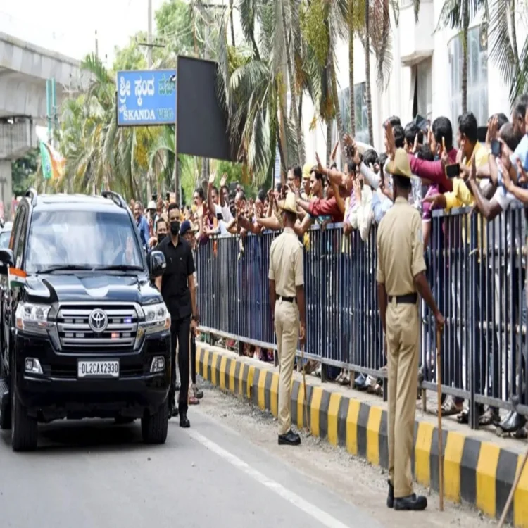 Maharashtra minister convoy cut