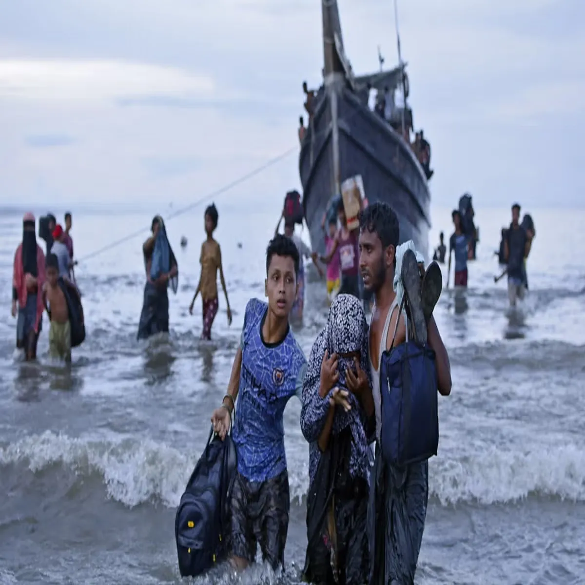 Migration crisis search intensifies after migrant