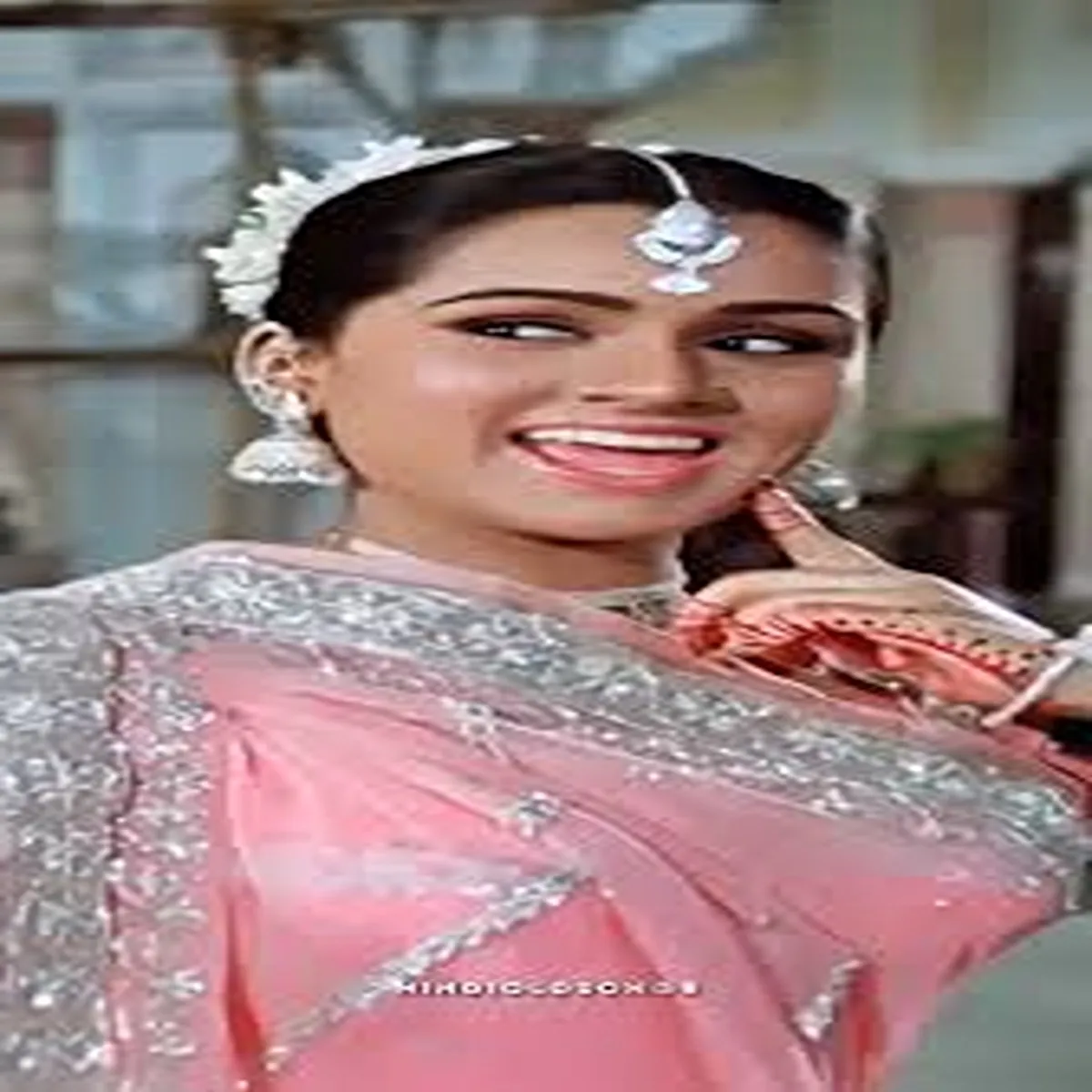 Bollywood padmini kolhapure revisits memorable rishi