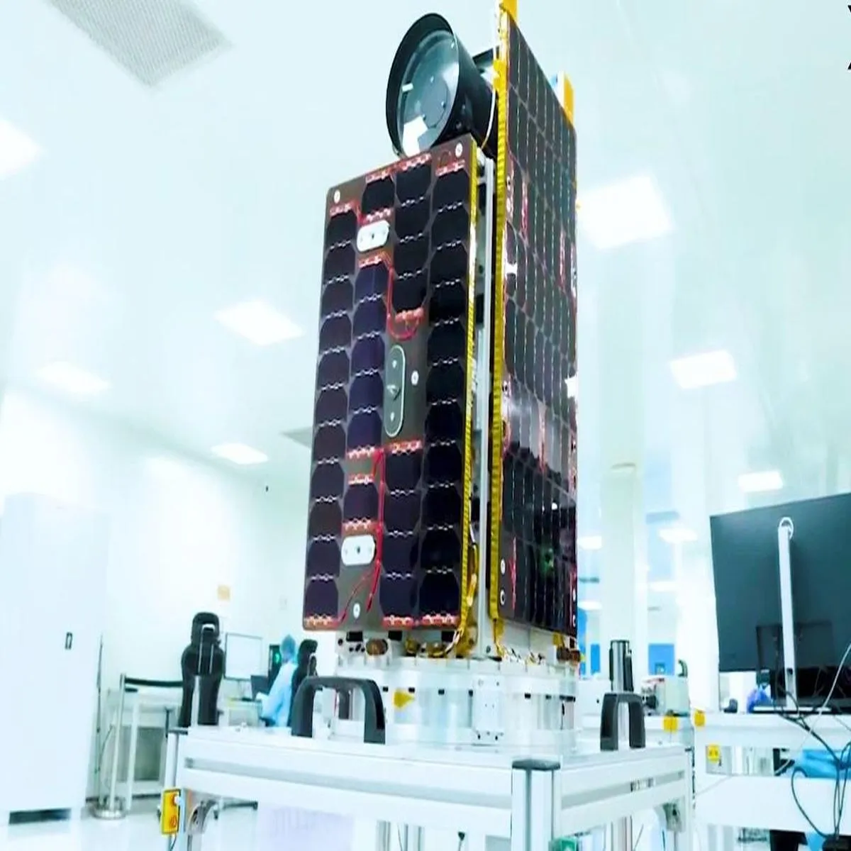 Spacetech pixxel wins intelligence contract hyperspectral